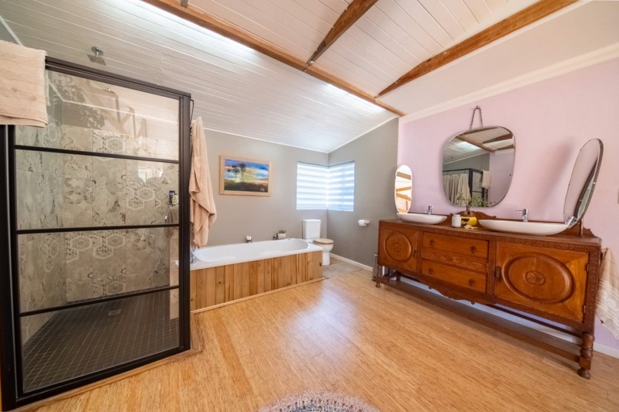 4 Bedroom Property for Sale in Paradyskloof Western Cape